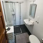 Lator-hans Apartmanhaz *
