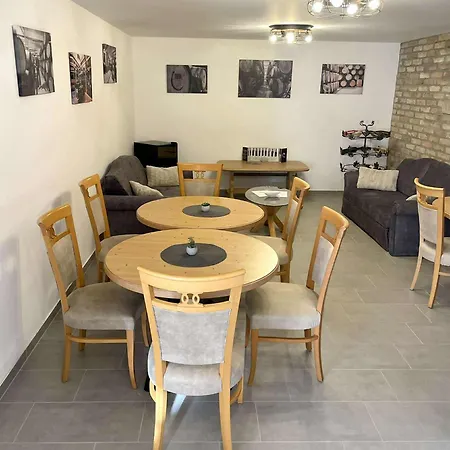 Daire Lator-hans Apartmanhaz Villány
