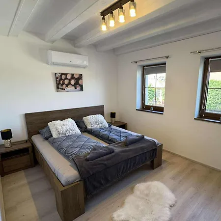 Lator-hans Apartmanhaz *