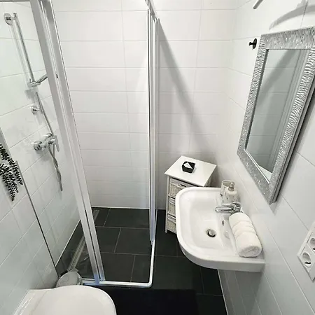 Lator-hans Apartmanhaz *