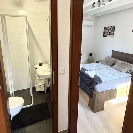 Lator-hans Apartmanhaz * ヴィッラーニ
