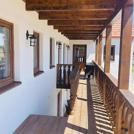Lator-hans Apartmanhaz Villány