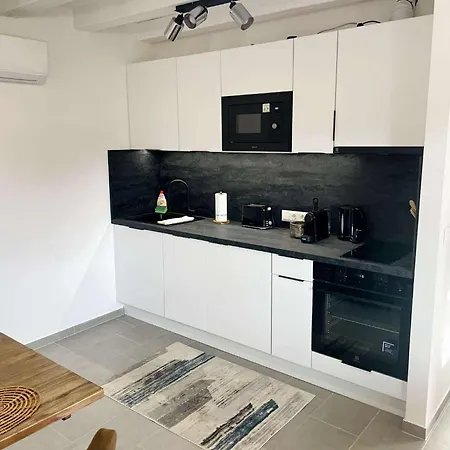 Lator-hans Apartmanhaz
