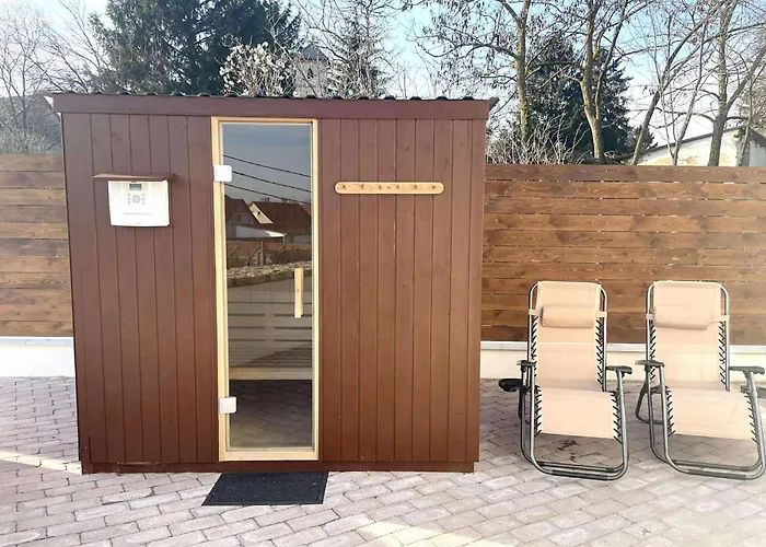 Lator-hans Apartmanhaz *