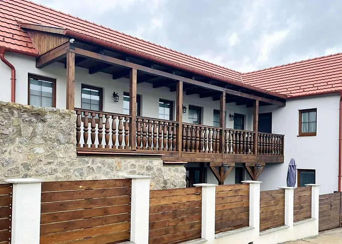 Lator-hans Apartmanhaz شقة فيلاني