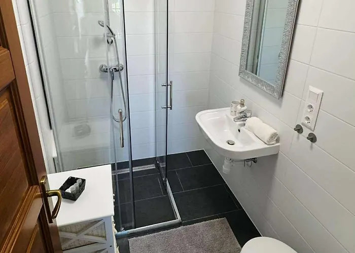 Lator-hans Apartmanhaz *